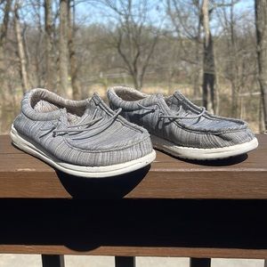 Grey hey dudes Wally